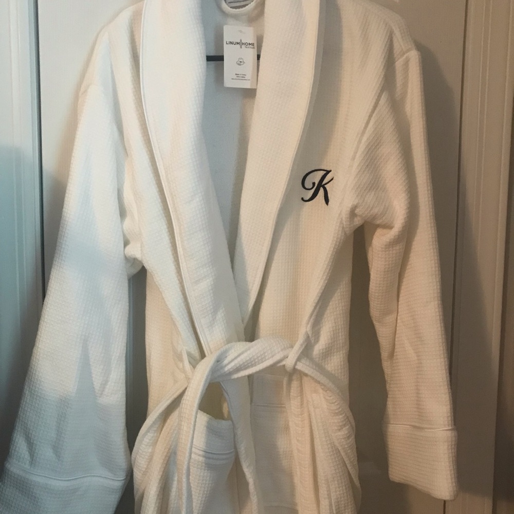 Linum delux, plush home 100% cotton robe. K embroidered detail. Never worn. New.